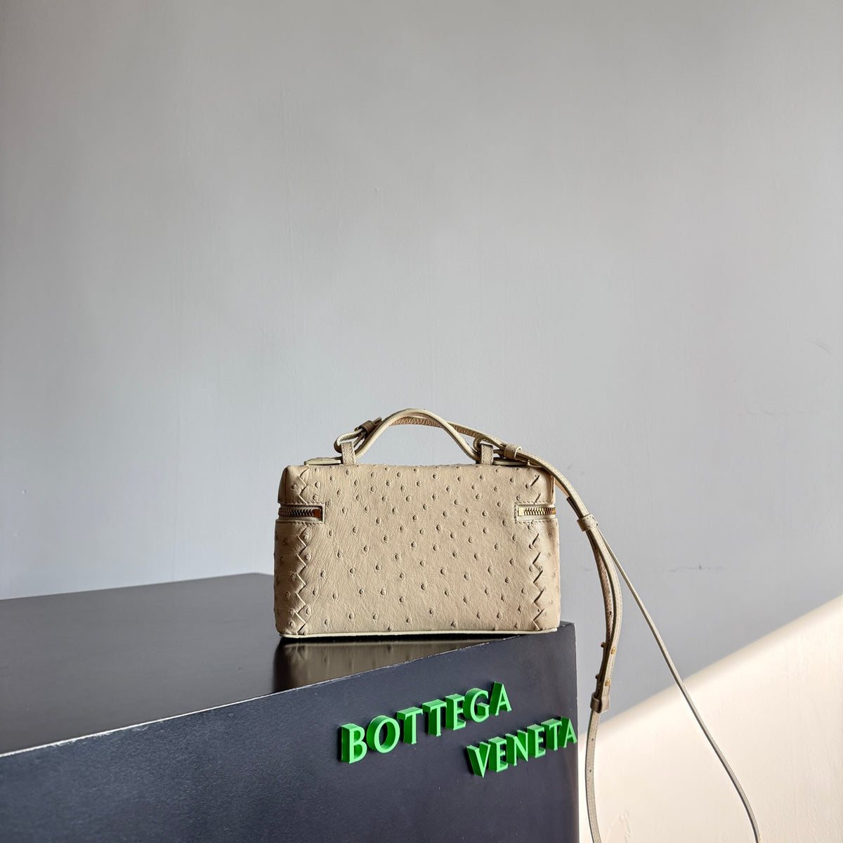Bottega Veneta 817785 Brown Designer Handbag - detail image 5