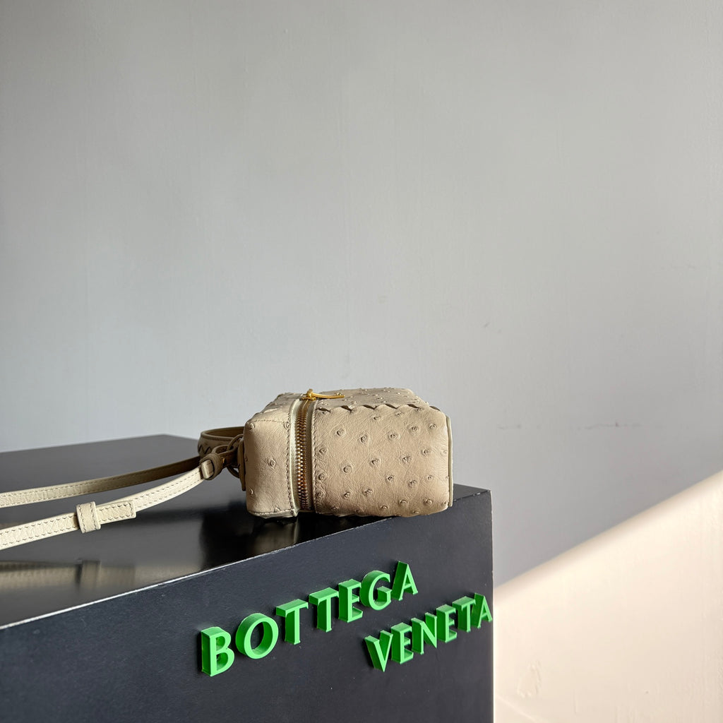 Bottega Veneta 817785 Brown Designer Handbag - detail image 4