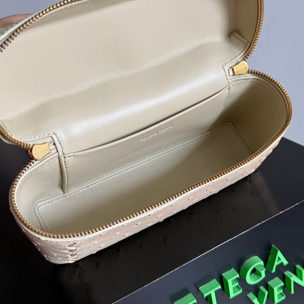 Bottega Veneta 817785 Brown Designer Handbag - detail image 9