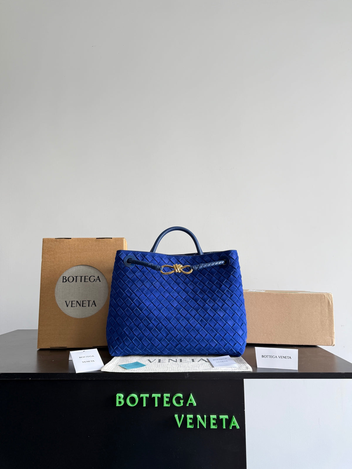 Bottega Veneta Black Designer Handbag Edition 276