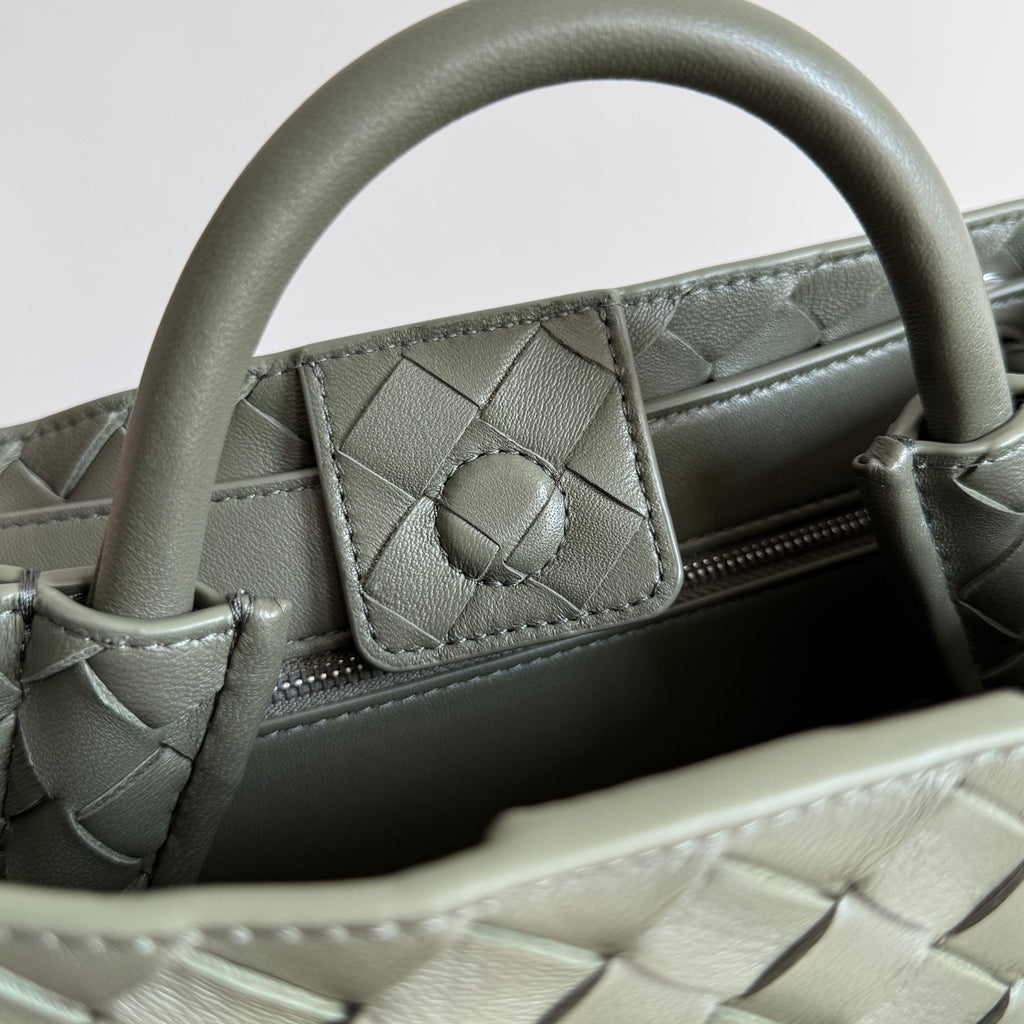 Bottega Veneta 743568 Black Designer Handbag Edition 2 - detail image 8