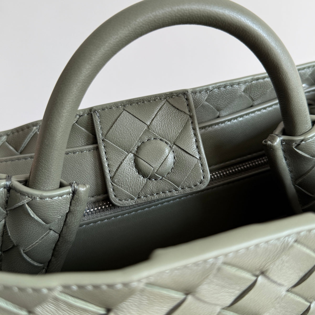 Bottega Veneta 743568 Black Designer Handbag Edition 2 - detail image 8