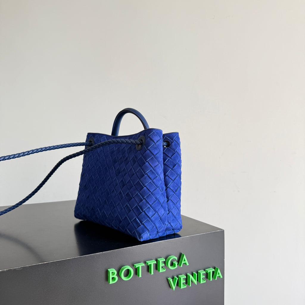 Bottega Veneta 743568 Blue Designer Handbag - detail image 3