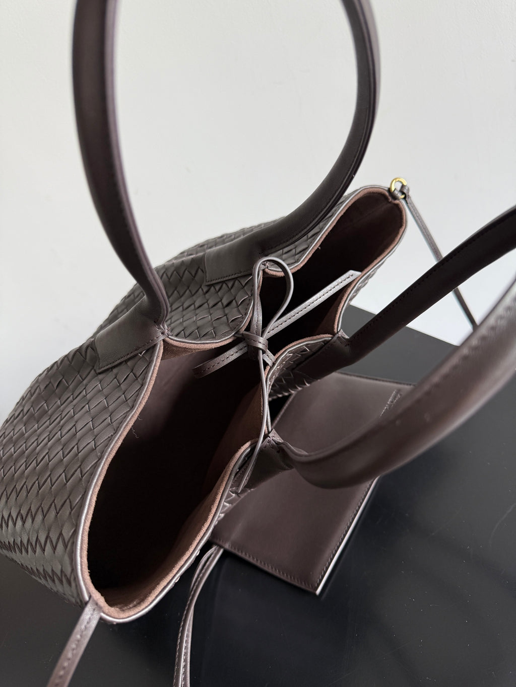 Bottega Veneta 854371 Black Tote Bag Edition 2 - detail image 4