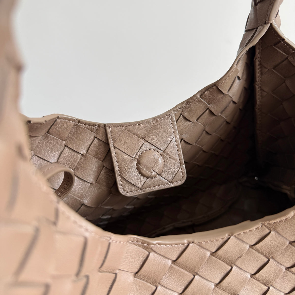 Bottega Veneta 854248 Brown Designer Handbag - detail image 5