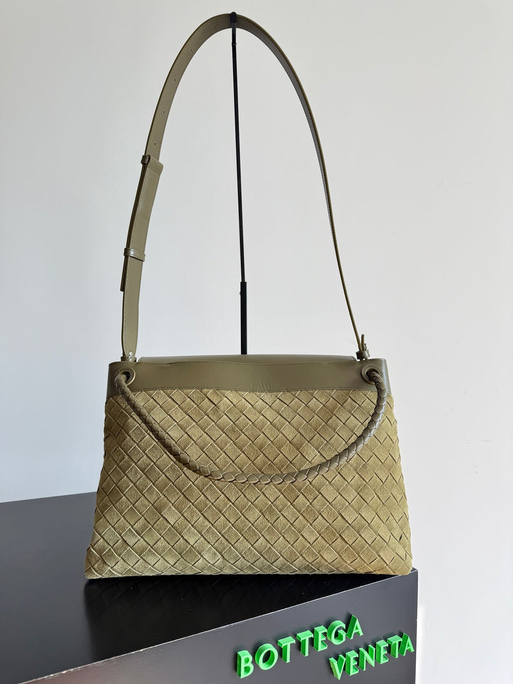 Bottega Veneta 807715 Olive Green Designer Handbag - detail image 2
