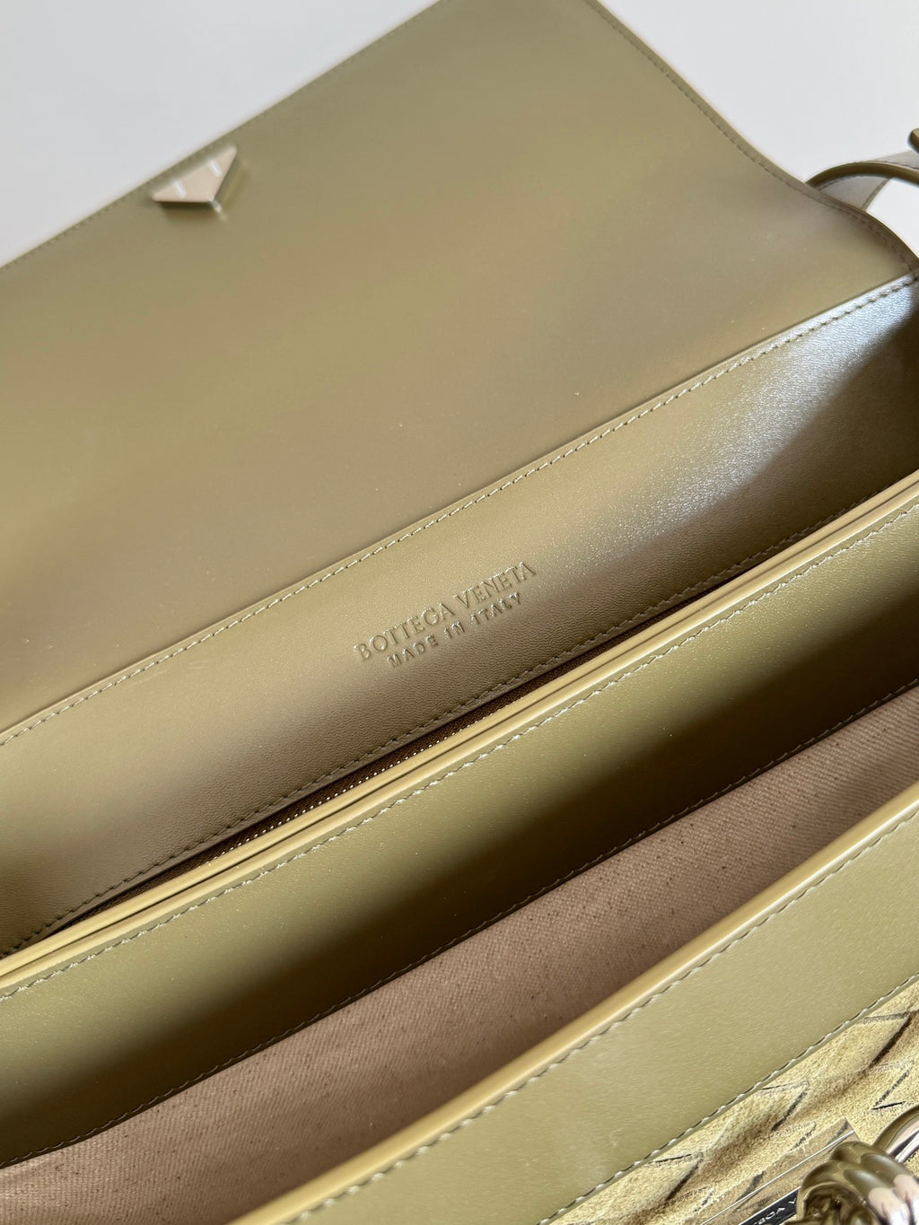 Bottega Veneta 807715 Olive Green Designer Handbag - detail image 7