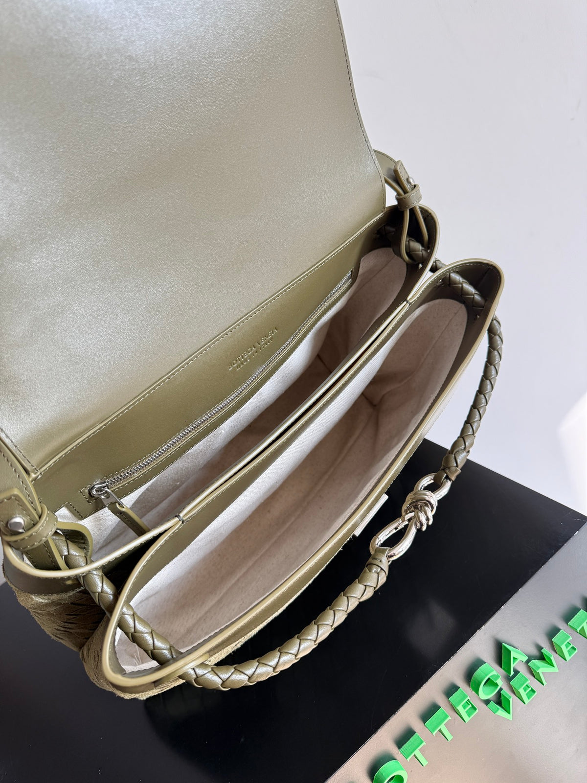 Bottega Veneta 807715 Olive Green Designer Handbag - detail image 9