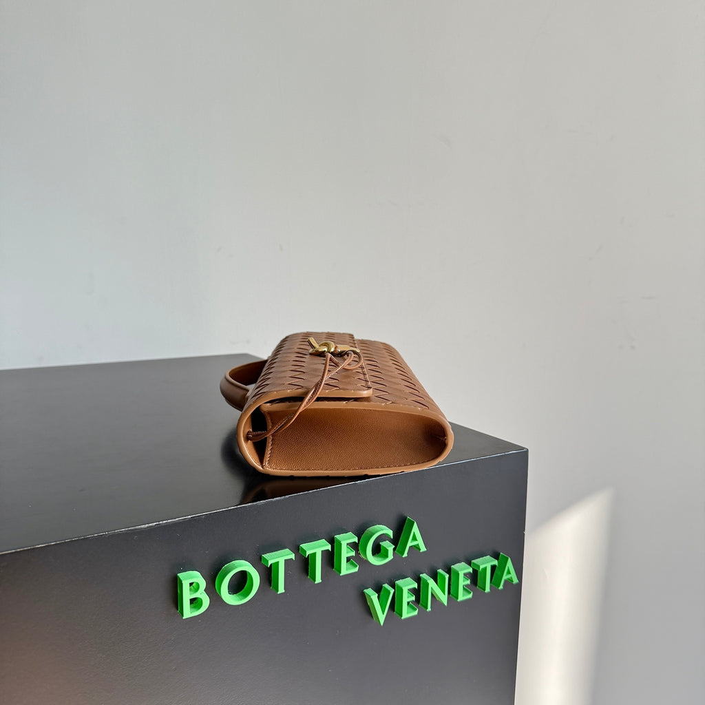 Bottega Veneta 741511 Brown Designer Handbag - detail image 3