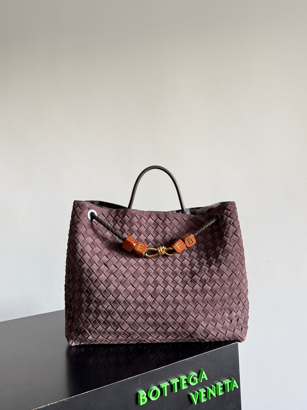 Bottega Veneta 743575 Black Designer Handbag Edition 2 - detail image 3