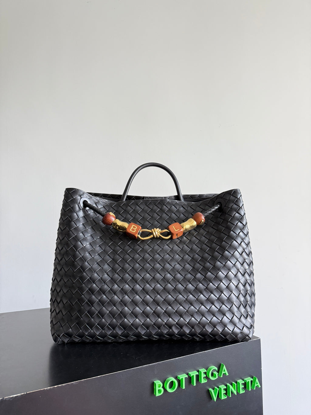 Bottega Veneta 743575 Black Designer Handbag Edition 3