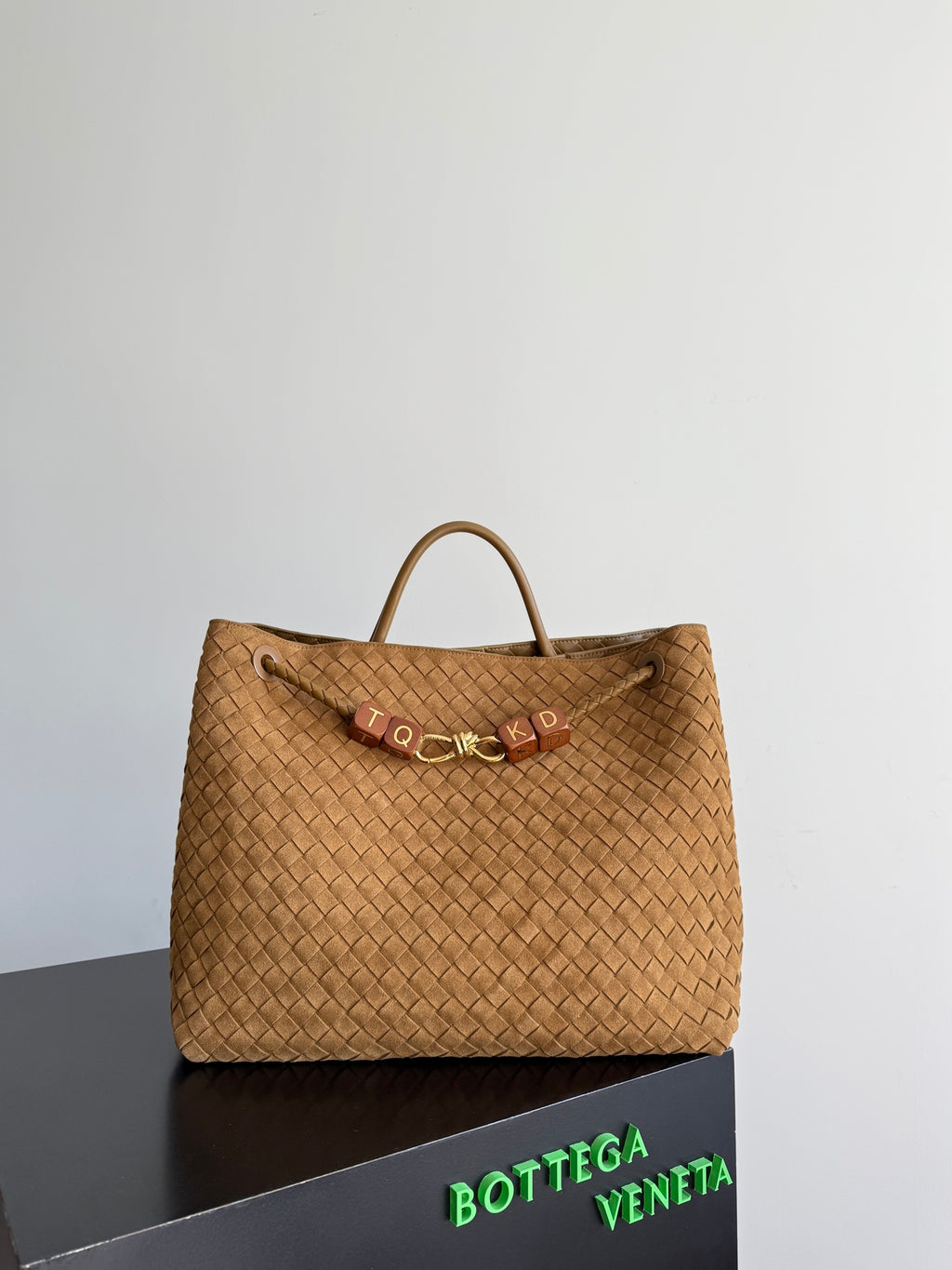 Bottega Veneta 743575 Black & Orange Designer Handbag - detail image 3