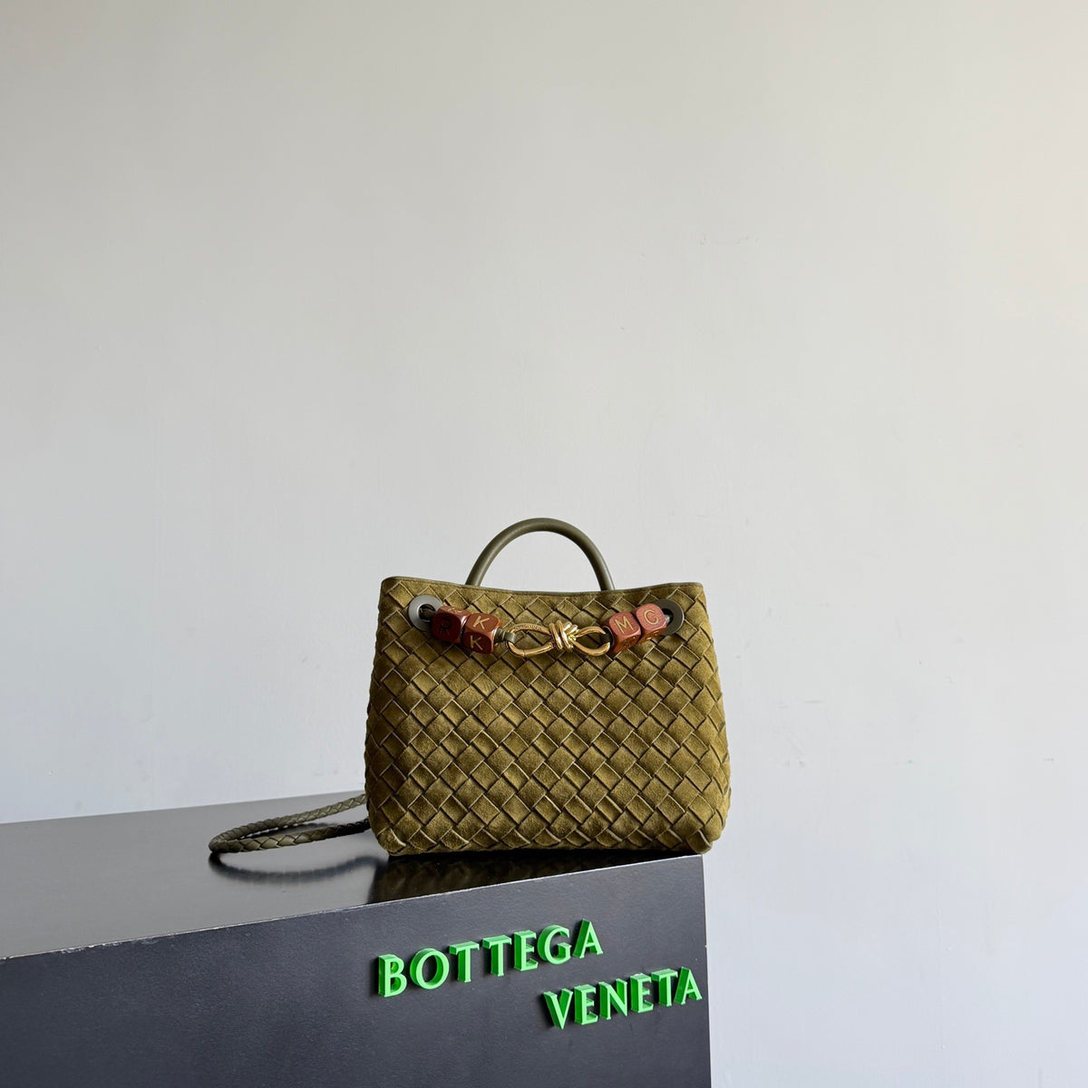 Bottega Veneta 743568 Black & Olive Green Designer Handbag Edition 3 - detail image 3