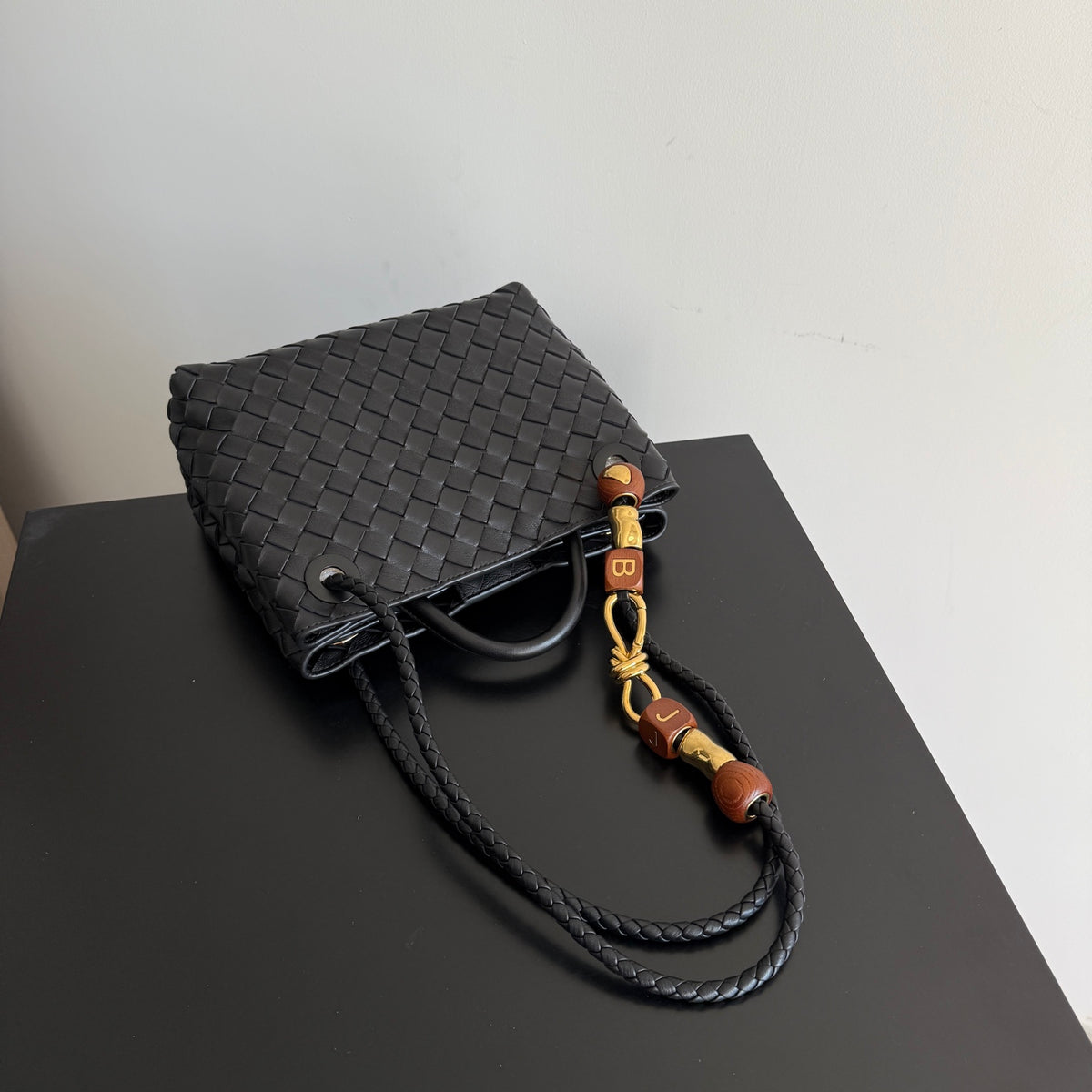 Bottega Veneta 743568 Black Designer Handbag Edition 4 - detail image 2