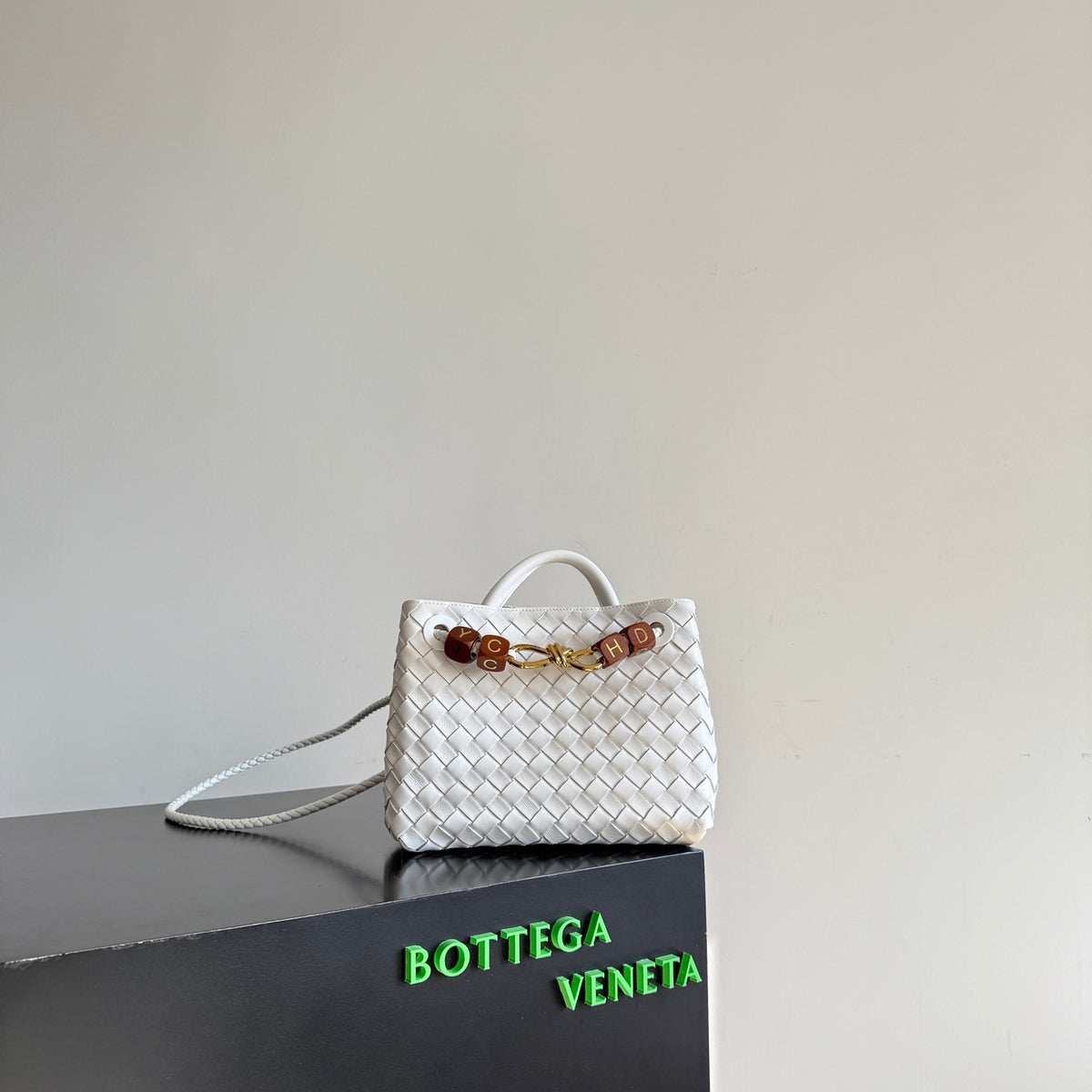 Bottega Veneta 743568 White Designer Handbag - detail image 3