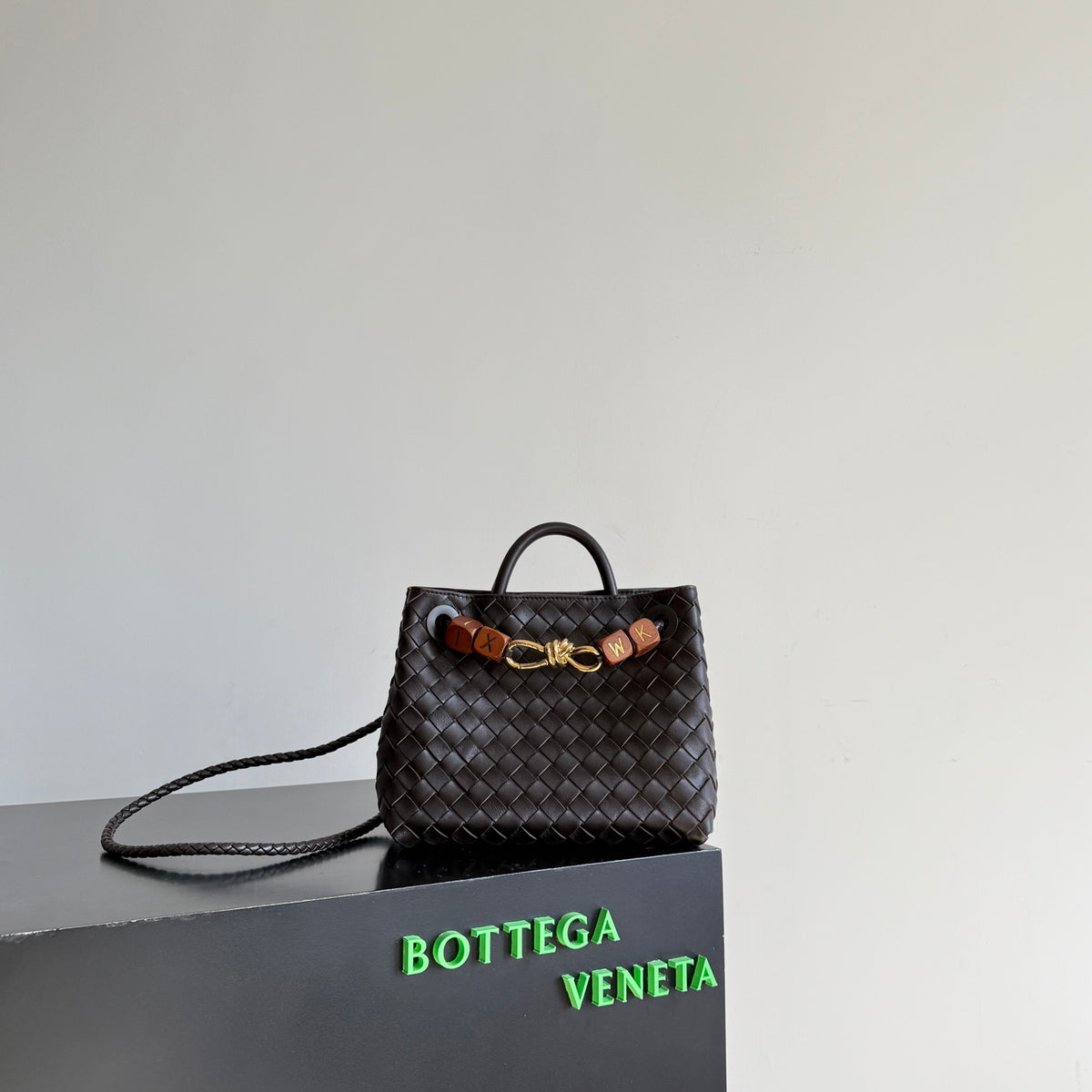 Bottega Veneta 743568 Brown Designer Handbag - detail image 3