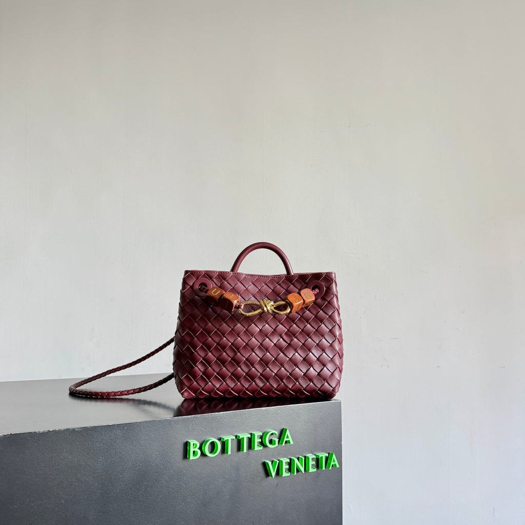 Bottega Veneta 743568 Black & Red Designer Handbag - detail image 3