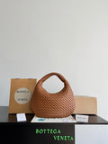 Bottega Veneta Black Designer Handbag Edition 259