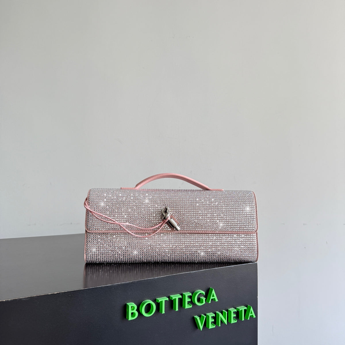 Bottega Veneta 844124 Silver Designer Apparel