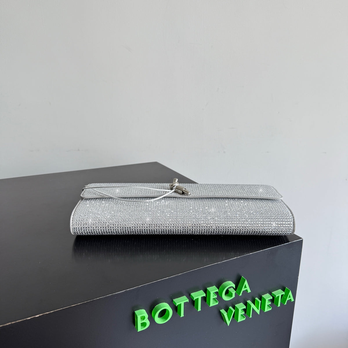 Bottega Veneta 844124 Silver Clutch Bag - detail image 4
