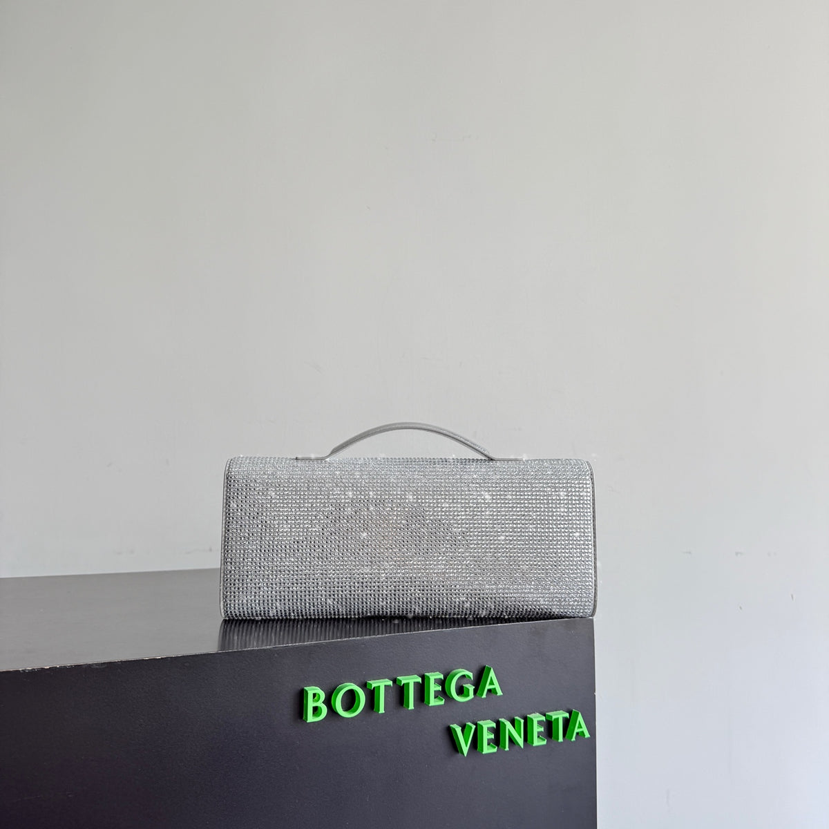 Bottega Veneta 844124 Silver Clutch Bag - detail image 2