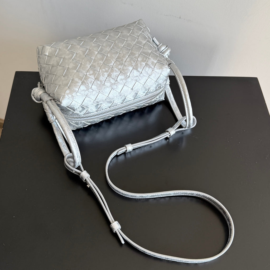 Bottega Veneta 844285 Black Designer Handbag - detail image 5