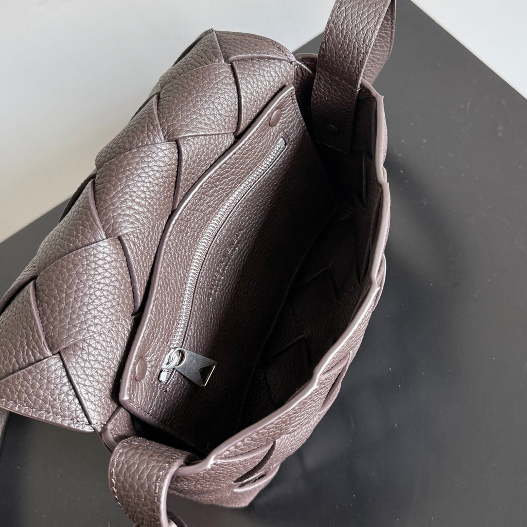 Bottega Veneta 795637 Black Designer Handbag Edition 3 - detail image 9