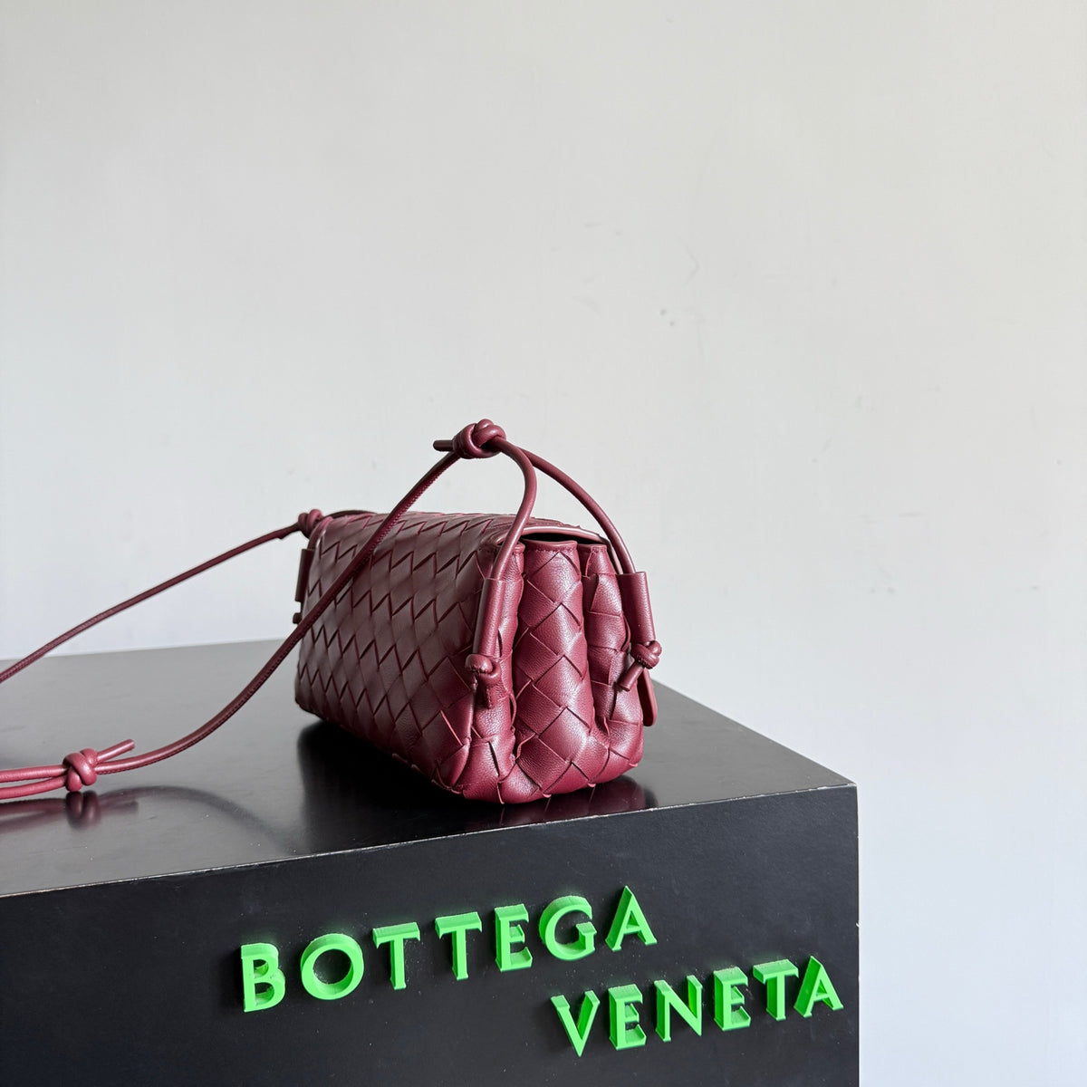 Bottega Veneta 843893 Black Clutch Bag Edition 4 - detail image 8