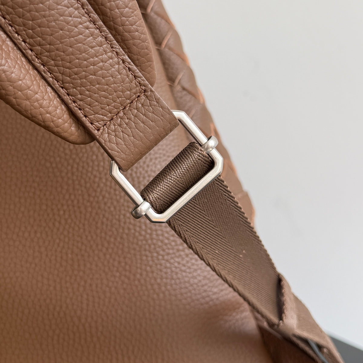 Bottega Veneta 833158 Brown Designer Handbag - detail image 4