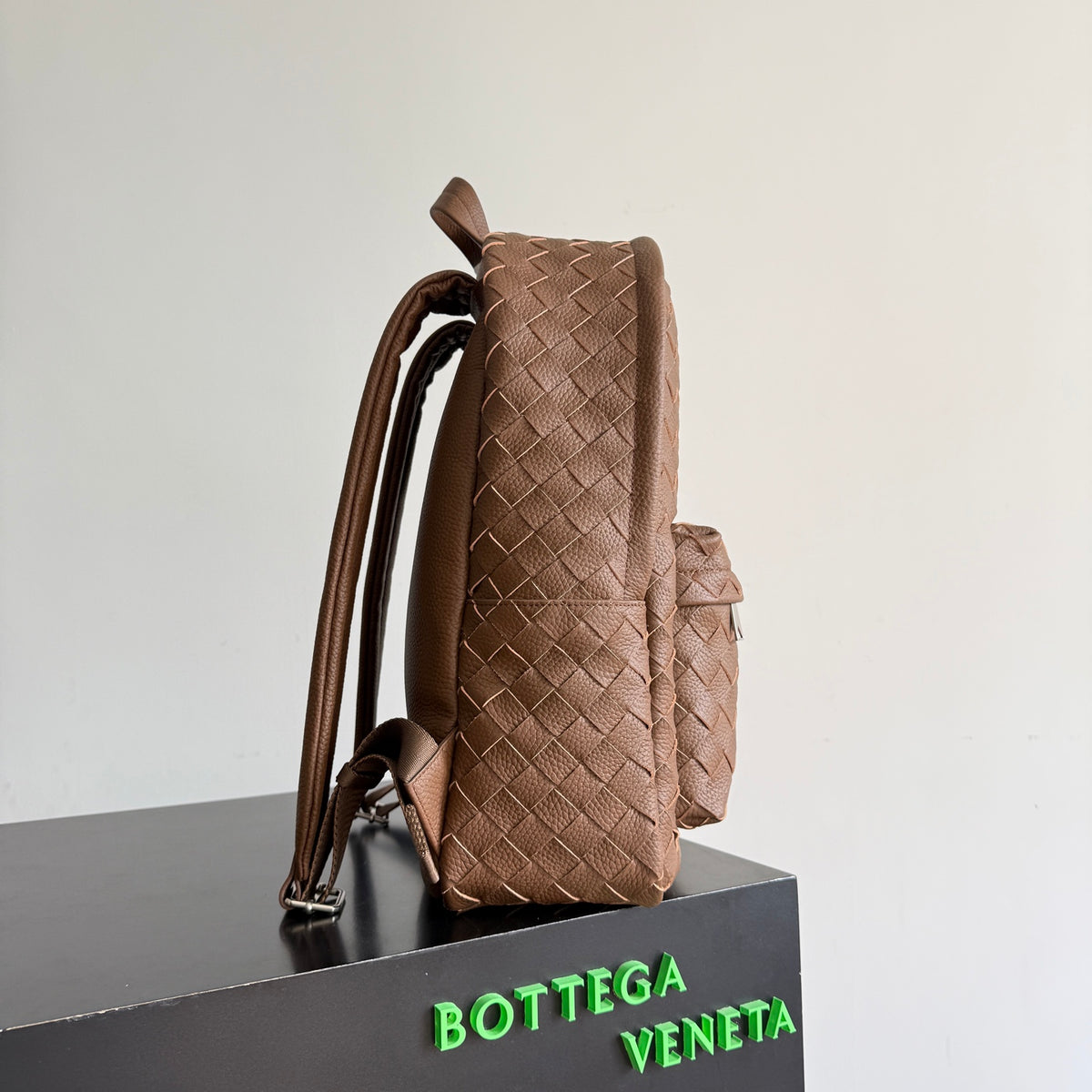 Bottega Veneta 833158 Brown Designer Handbag - detail image 2