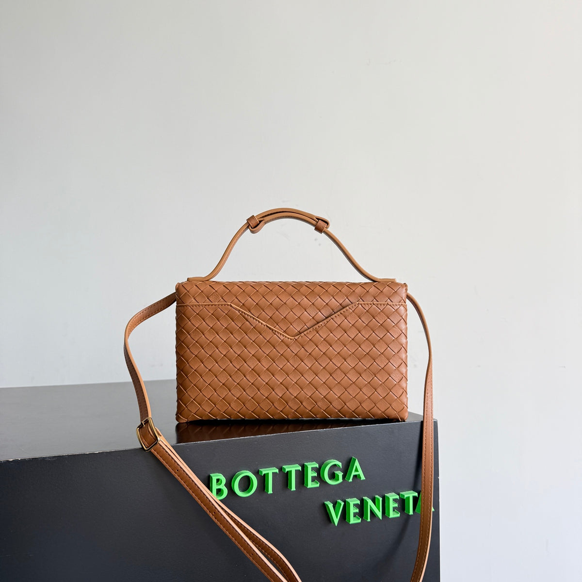 Bottega Veneta 817191 Brown Tote Bag - detail image 3