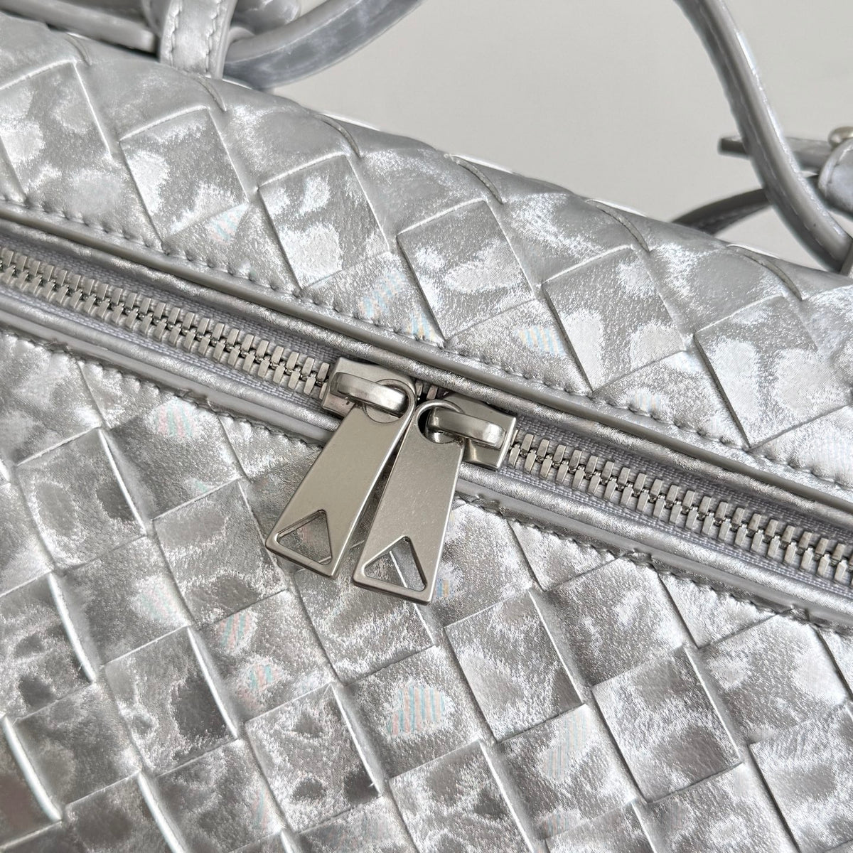 Bottega Veneta 789109 Silver Designer Handbag - detail image 2