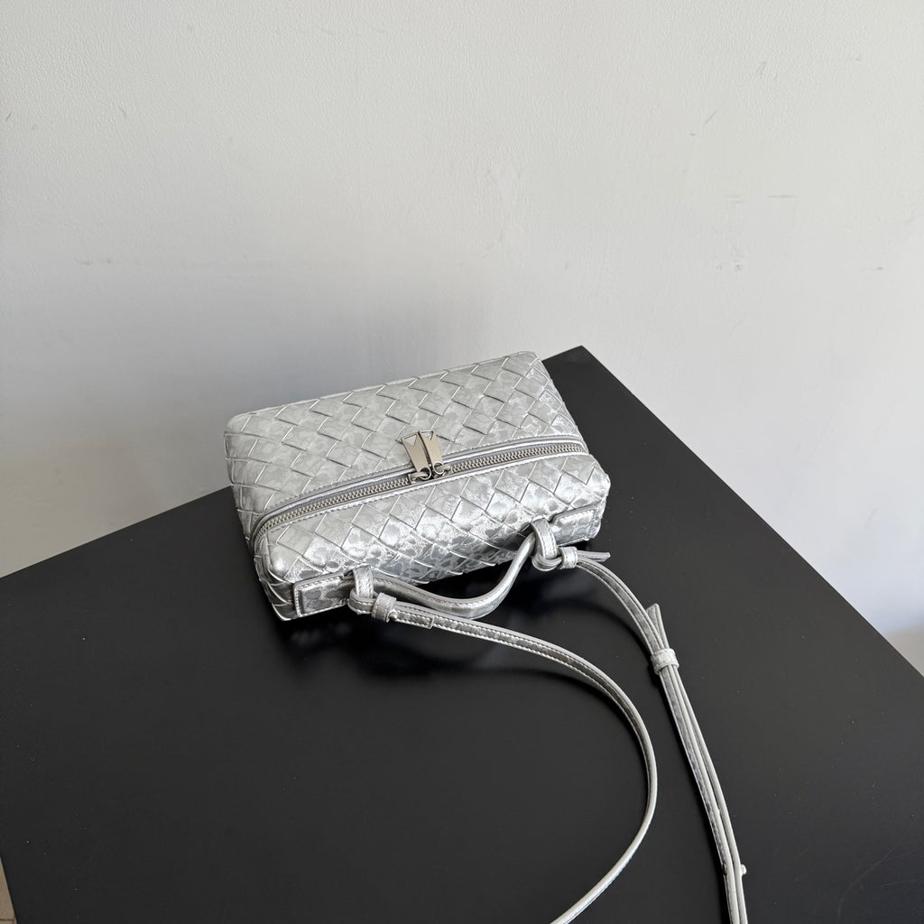 Bottega Veneta 789109 Silver Designer Handbag - detail image 6