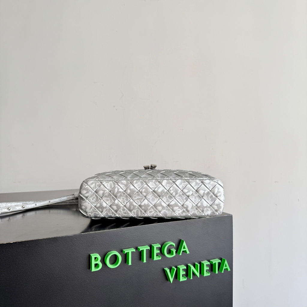 Bottega Veneta 789109 Silver Designer Handbag - detail image 3