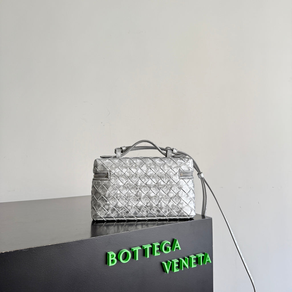 Bottega Veneta 789109 Silver Designer Handbag - detail image 5