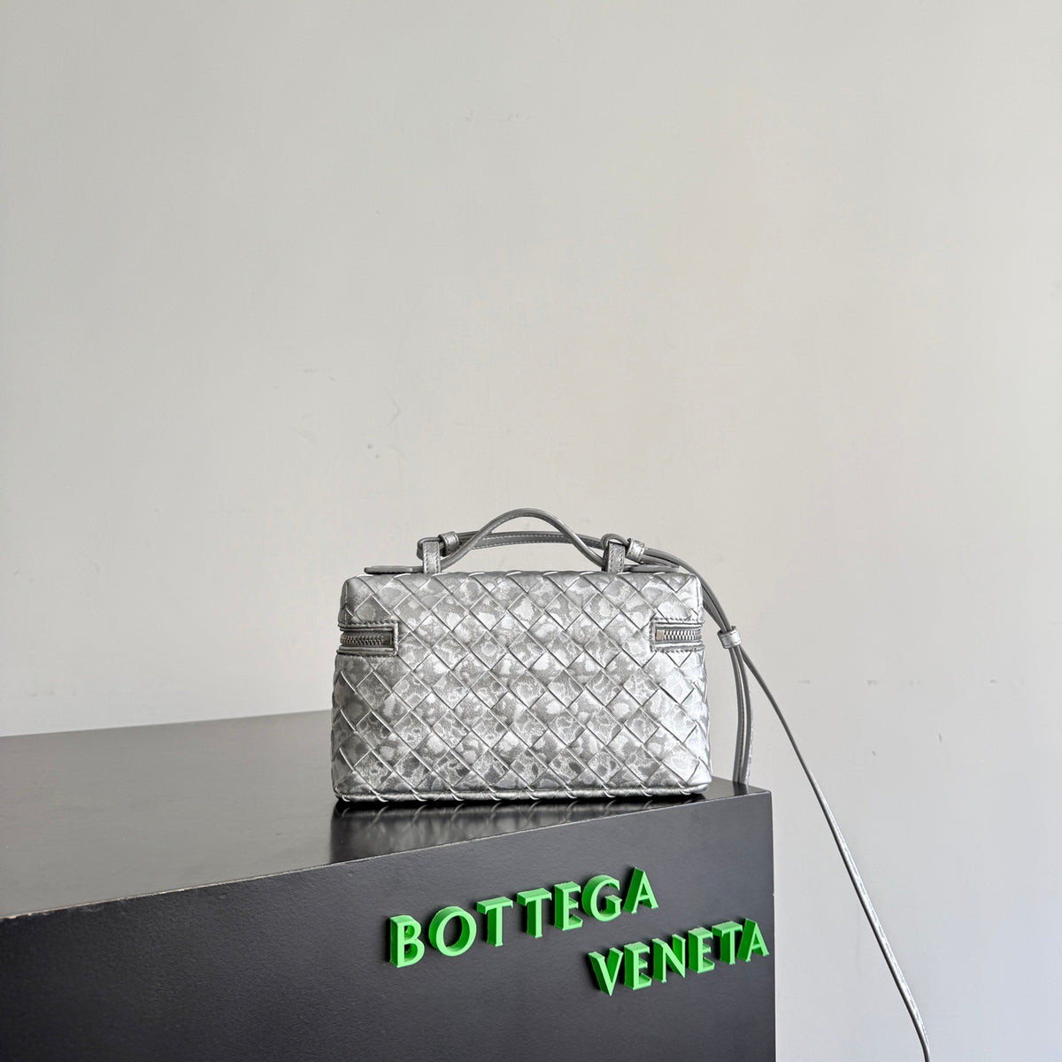 Bottega Veneta 789109 Silver Designer Handbag - detail image 5