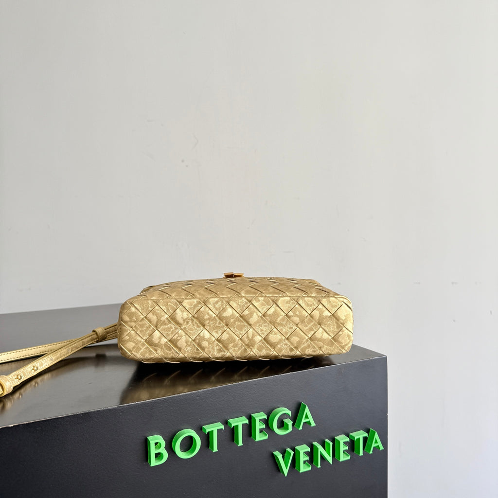 Bottega Veneta 789109 Gold & Rose Gold Designer Handbag - detail image 3