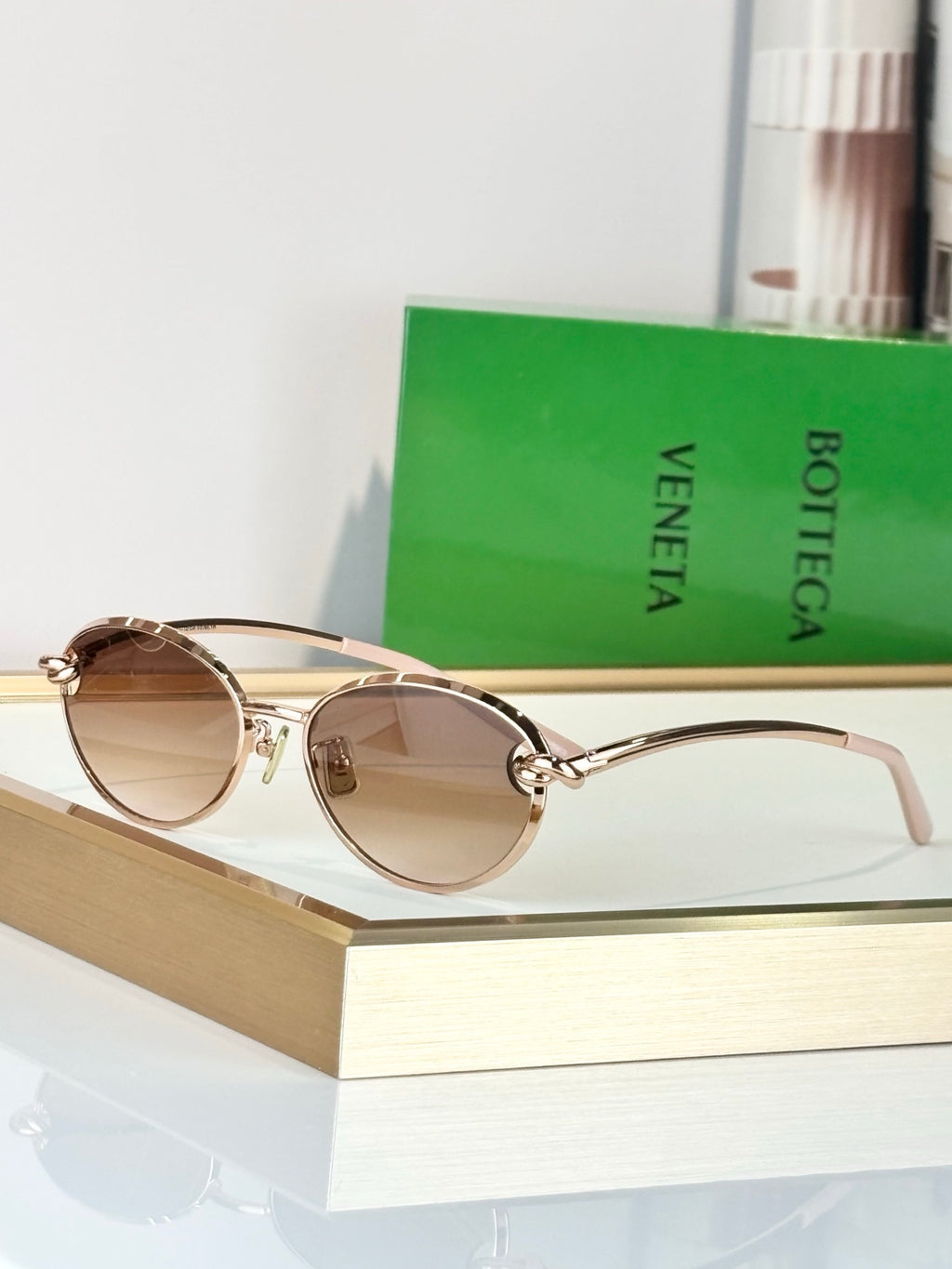Bottega Veneta BV40072U Green Designer Sunglasses 55-17-142 mm - detail image 2