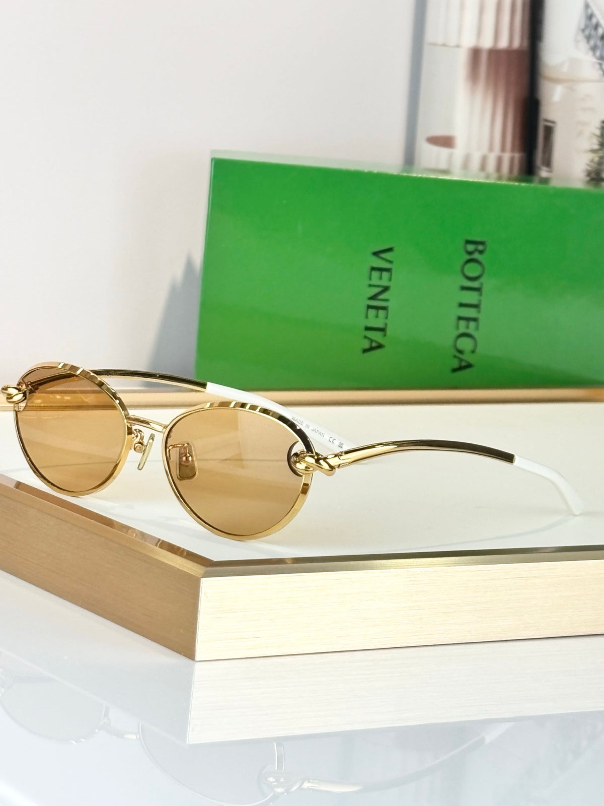 Bottega Veneta BV40072U Green Designer Sunglasses 55-17-142 mm - detail image 4
