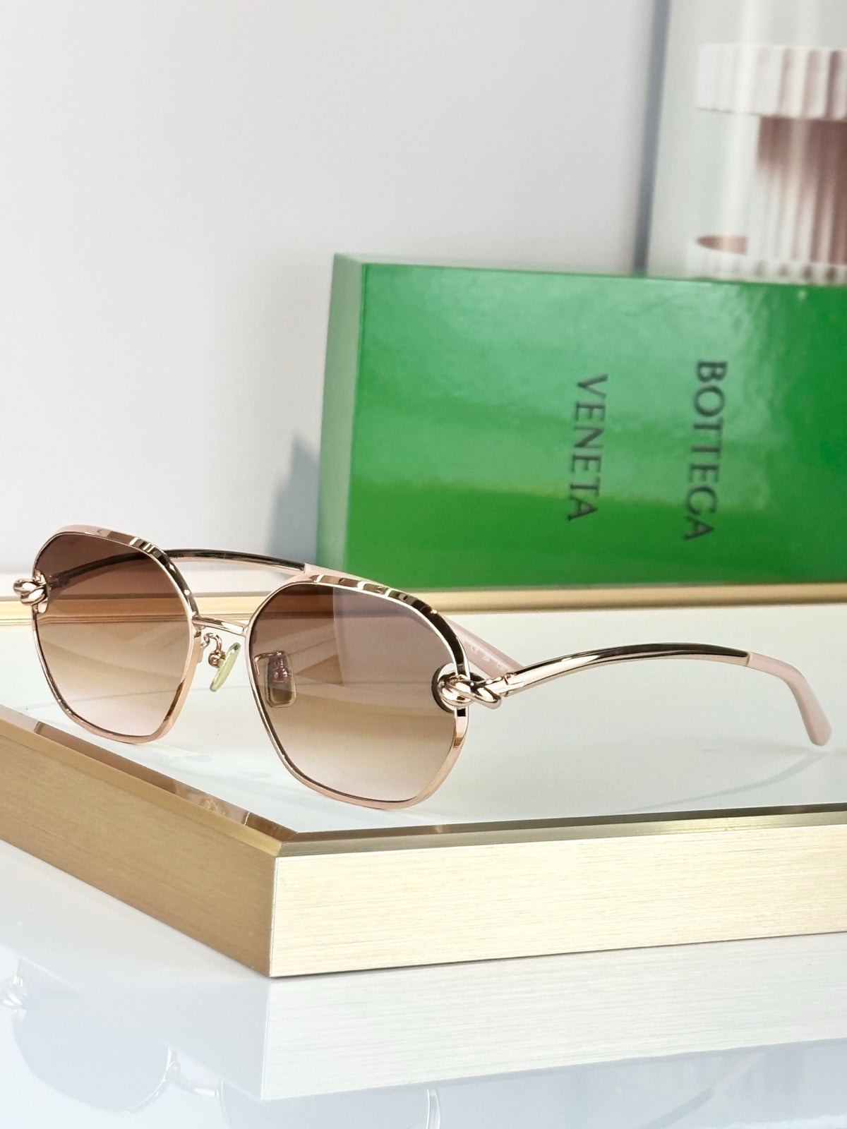 Bottega Veneta BV40073U Green Designer Sunglasses 59-18-142 mm - detail image 3