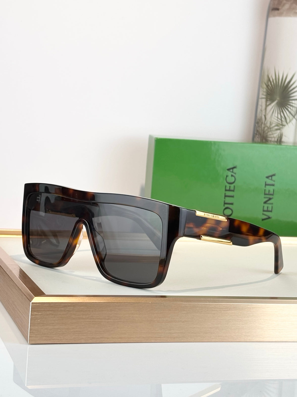 Bottega Veneta BV1451S Brown & Green Designer Sunglasses - detail image 5