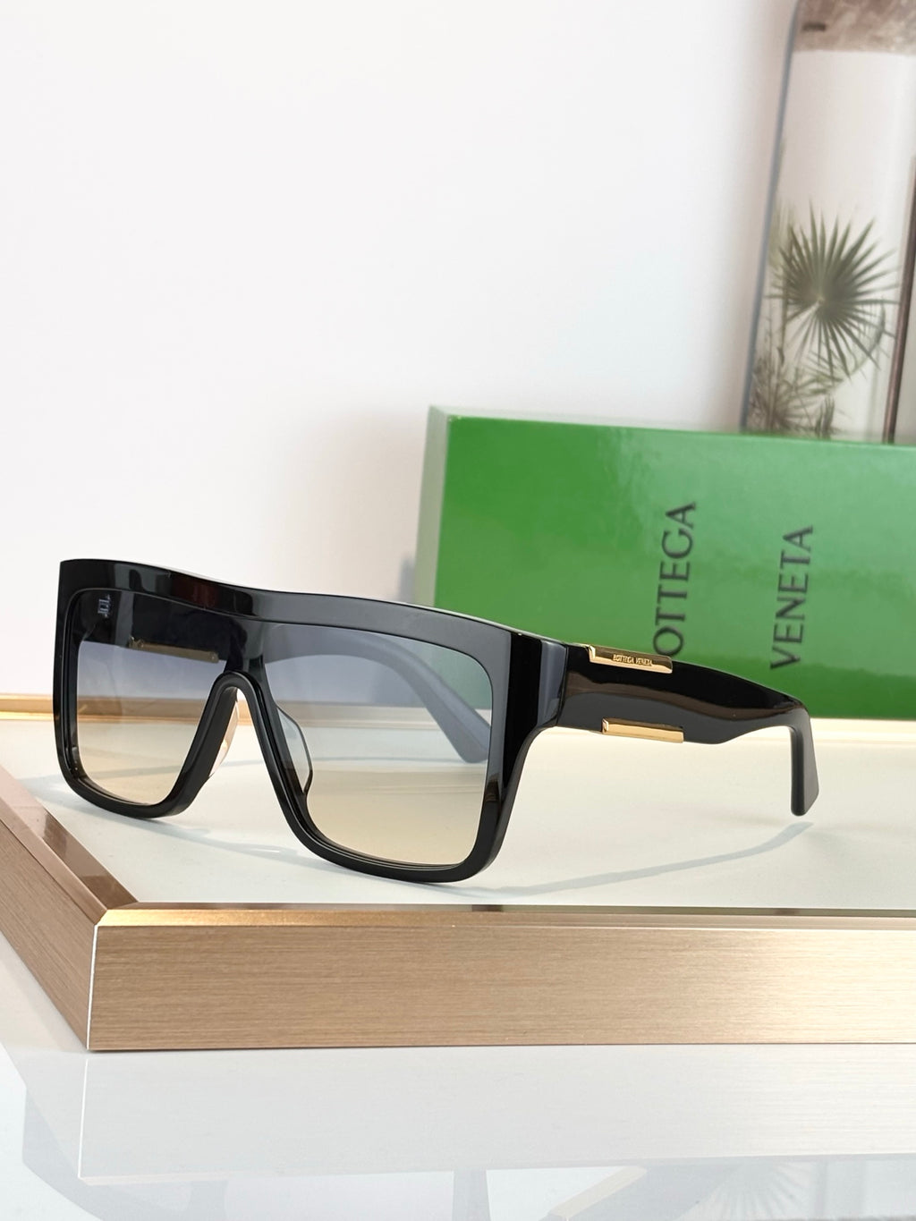 Bottega Veneta BV1451S Brown & Green Designer Sunglasses - detail image 4