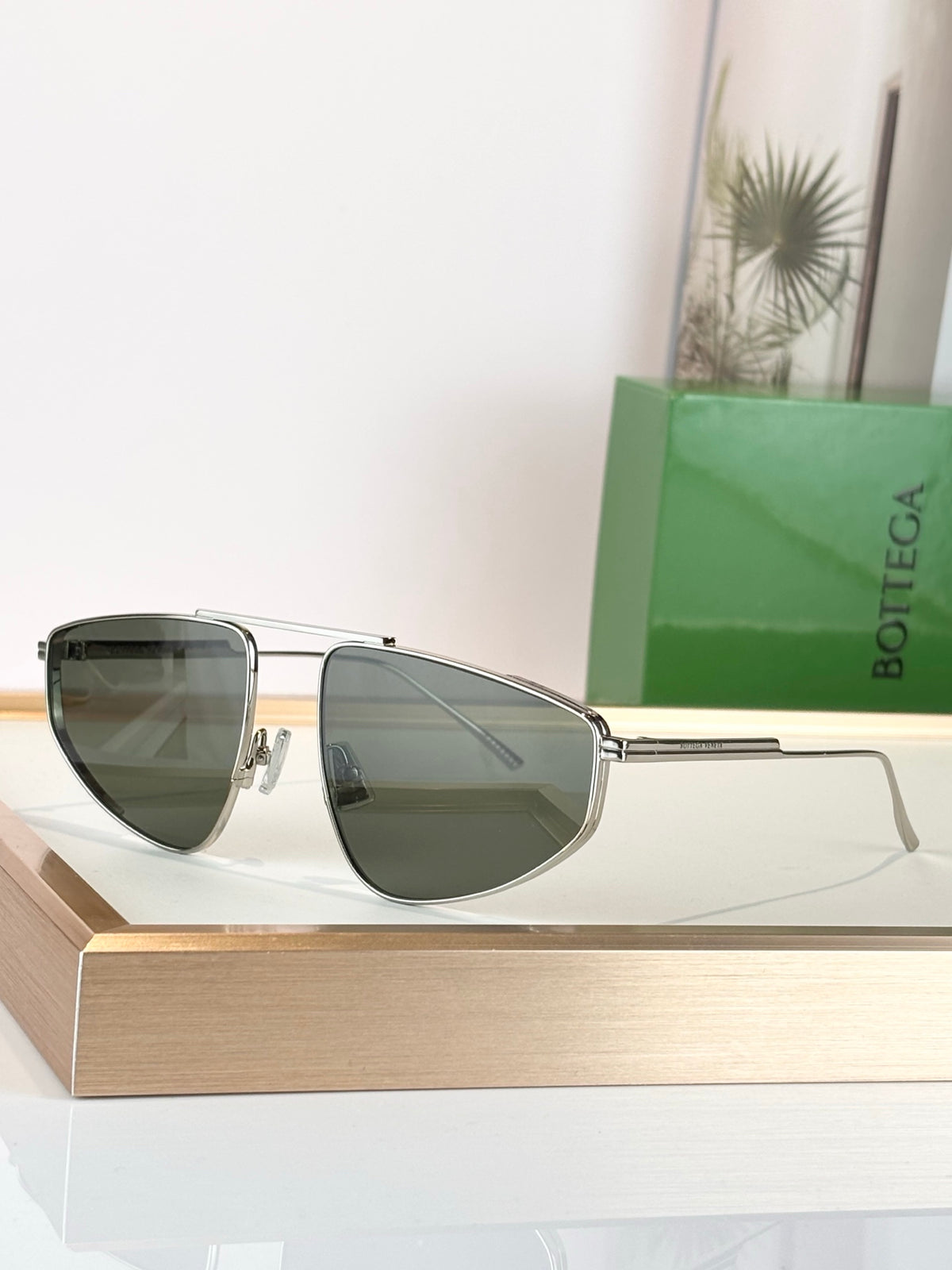 Bottega Veneta BV1466S Green Designer Sunglasses 59-19-140 mm - detail image 2