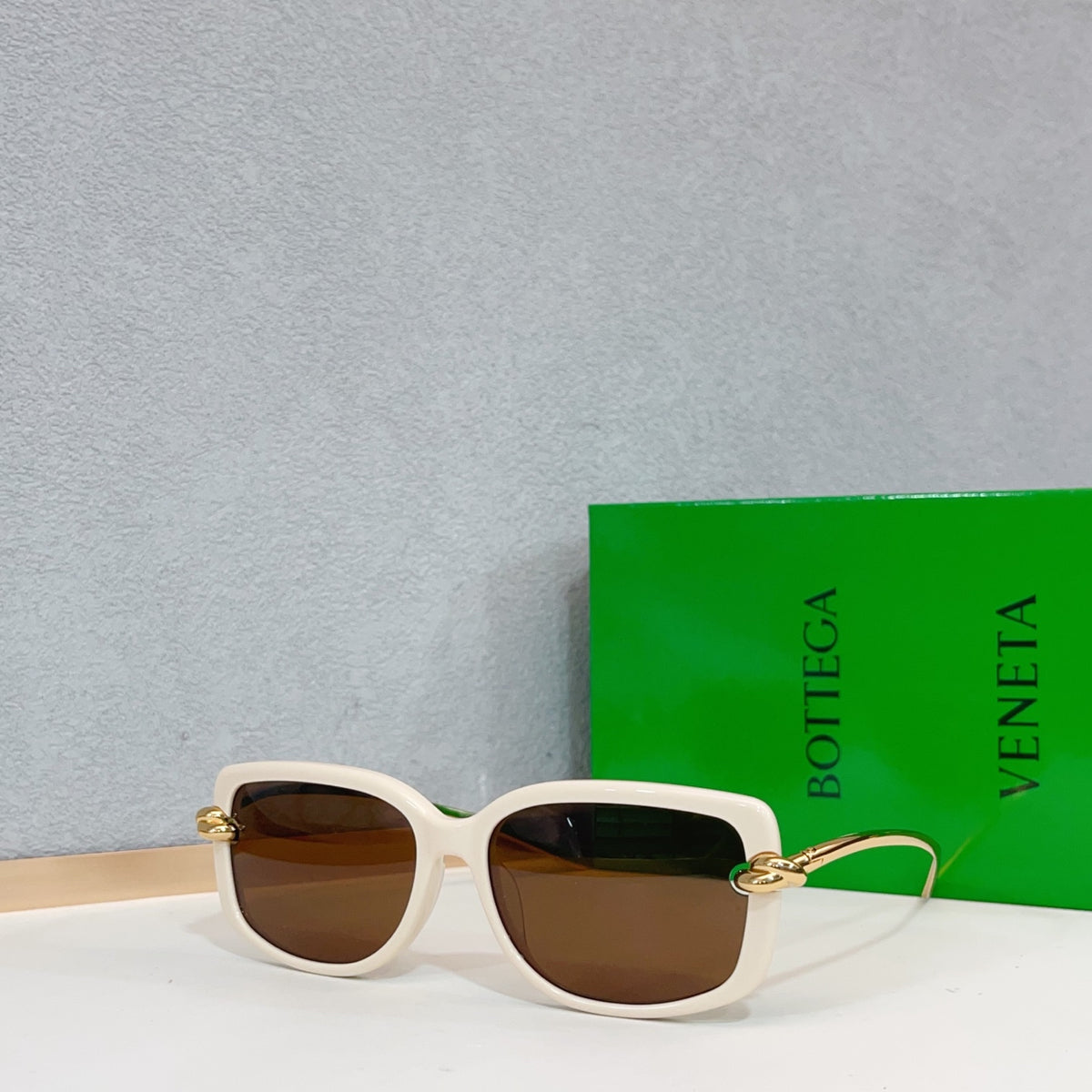 Bottega Veneta BV1440S Green Designer Sunglasses 55-17-145 mm - detail image 4