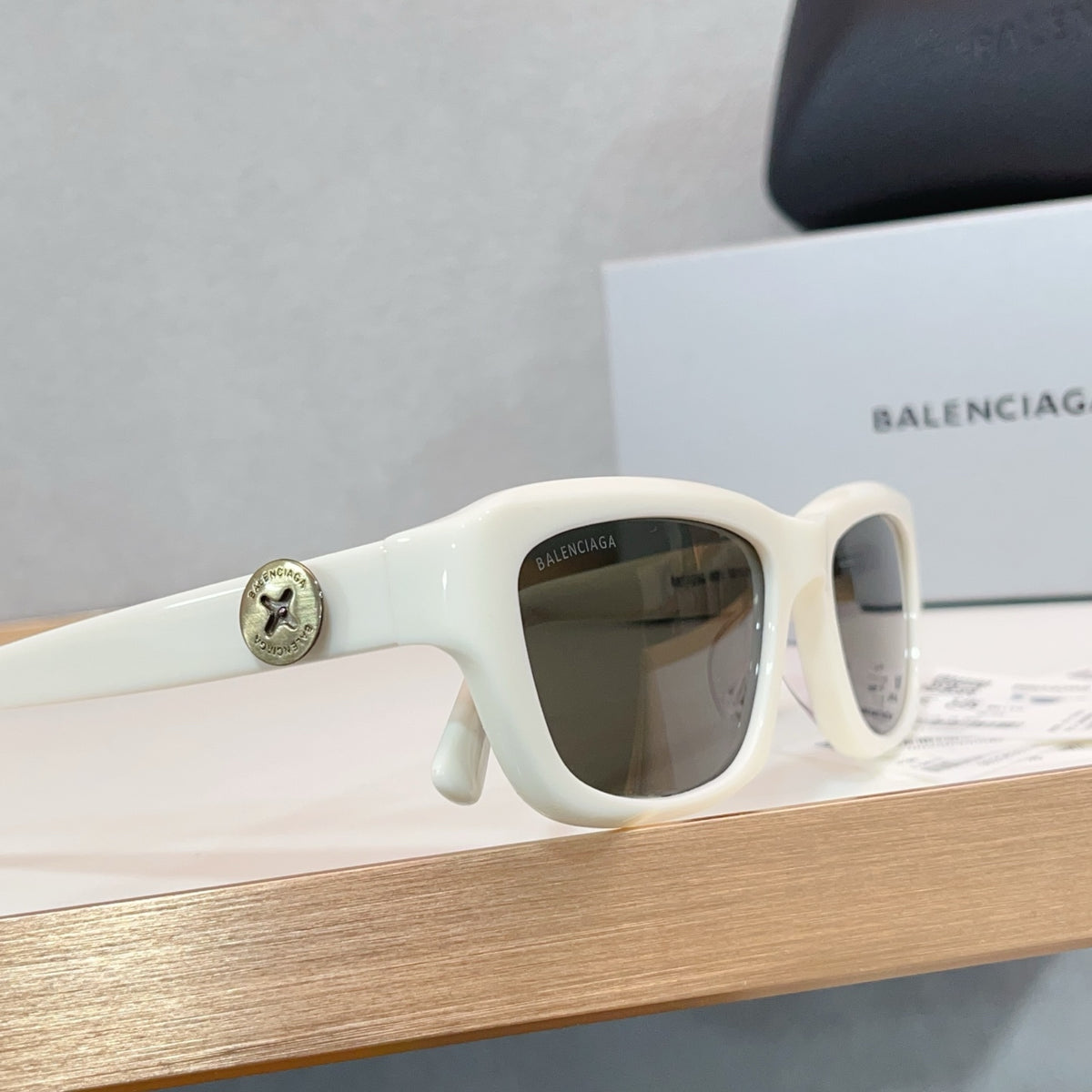 Balenciaga BB0409 Rose Gold Designer Sunglasses 58-18-140 mm Edition 2 - detail image 3