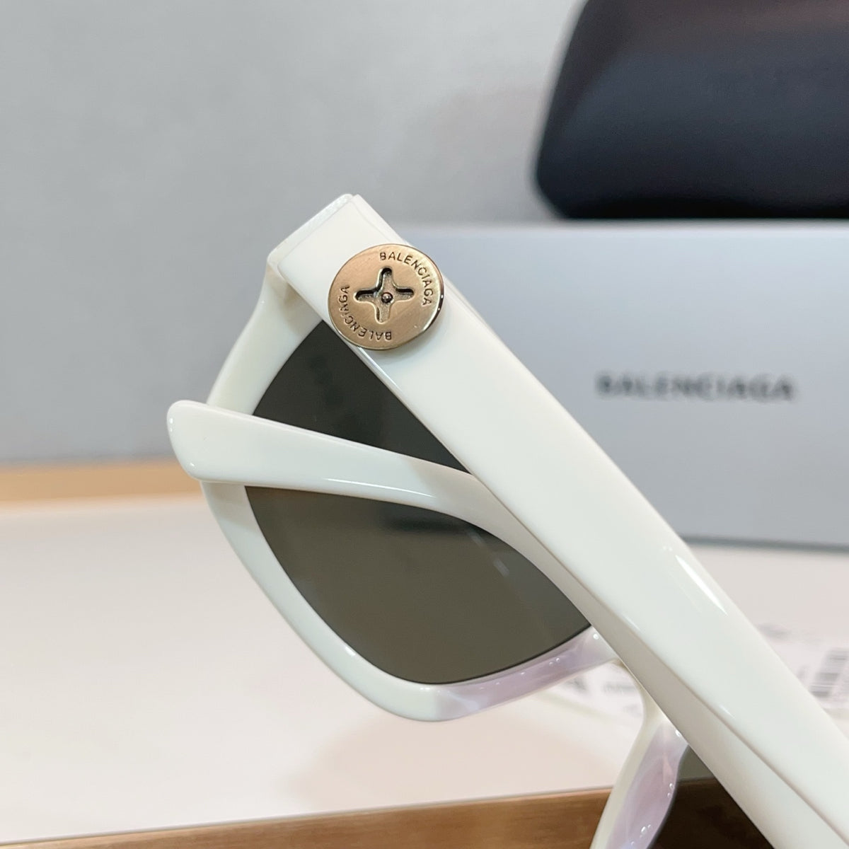 Balenciaga BB0409 Rose Gold Designer Sunglasses 58-18-140 mm Edition 2 - detail image 6