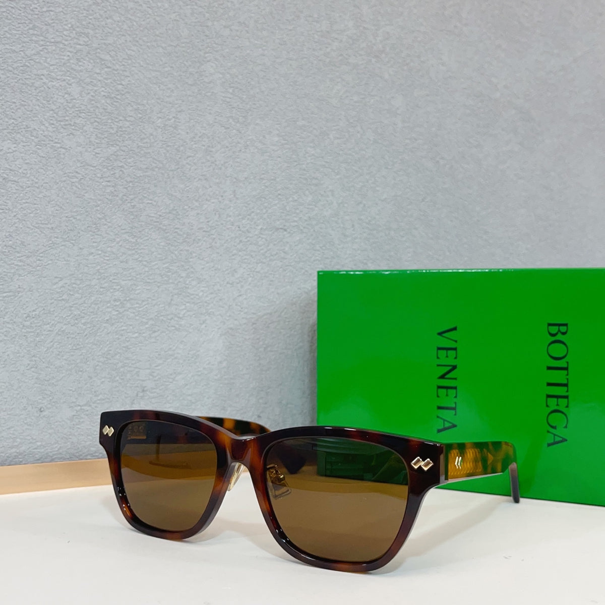 Bottega Veneta BV1402SK Green Designer Sunglasses 55-19-145 mm - detail image 4