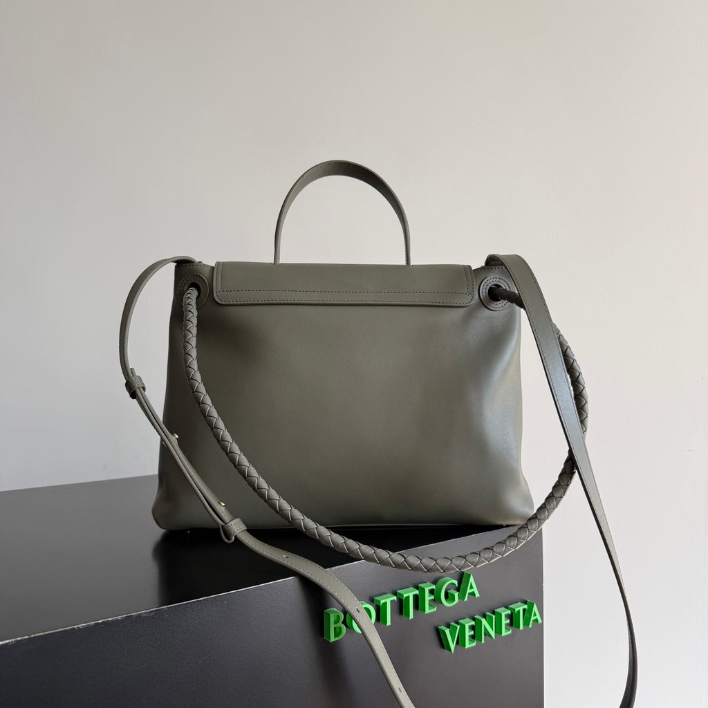 Bottega Veneta 817231 Black Designer Handbag - detail image 2