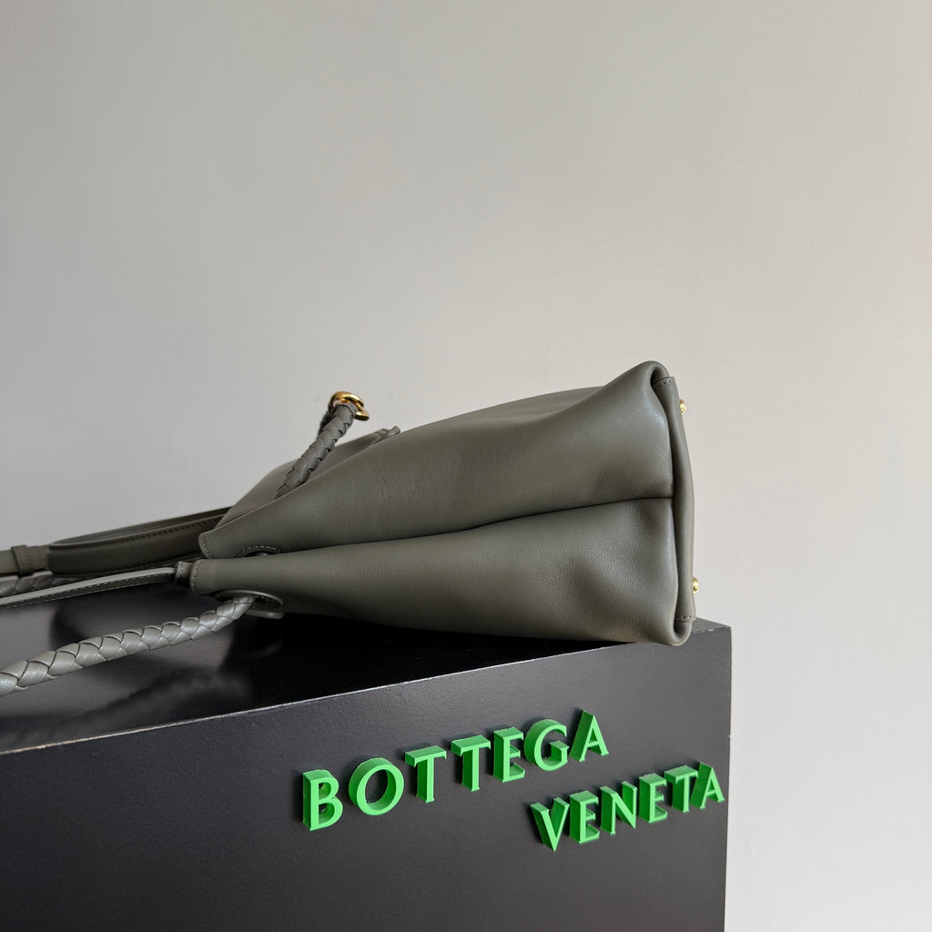 Bottega Veneta 817231 Black Designer Handbag - detail image 3