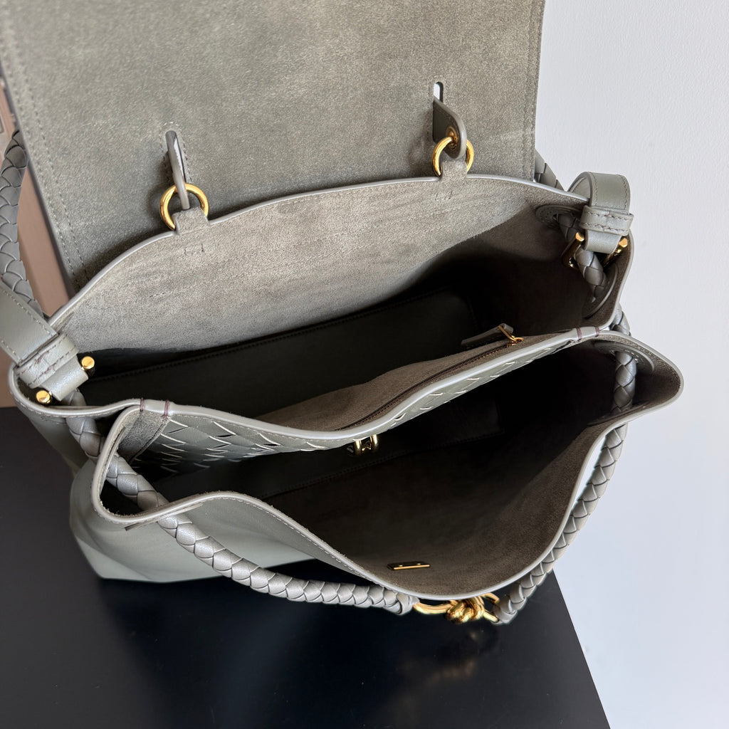Bottega Veneta Black Designer Handbag Edition 157 - detail image 9